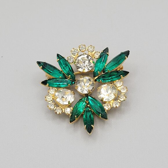Vintage Gold Tone Brooch Pin Green Navettes Clear Rhinestones Prong Set 1950s - Picture 2 of 6